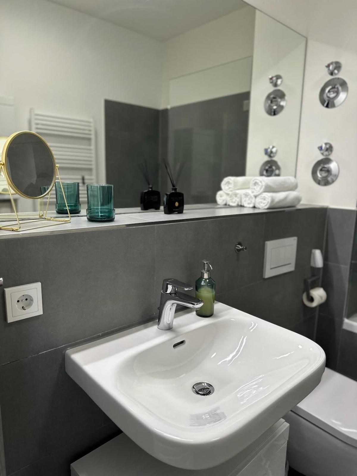 Design Loft Am Hauptbahnhof - Modern Mit Parkplatz